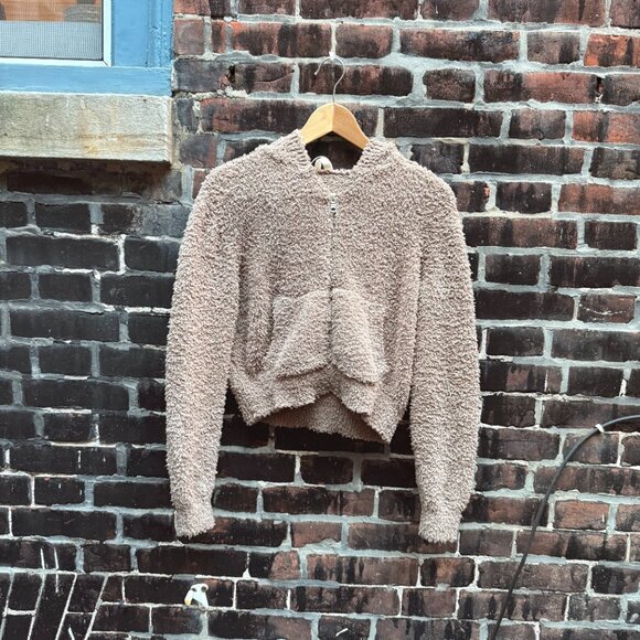 Aritizia Matching Sweatsuit - designed by The Group - Picture 2 of 7